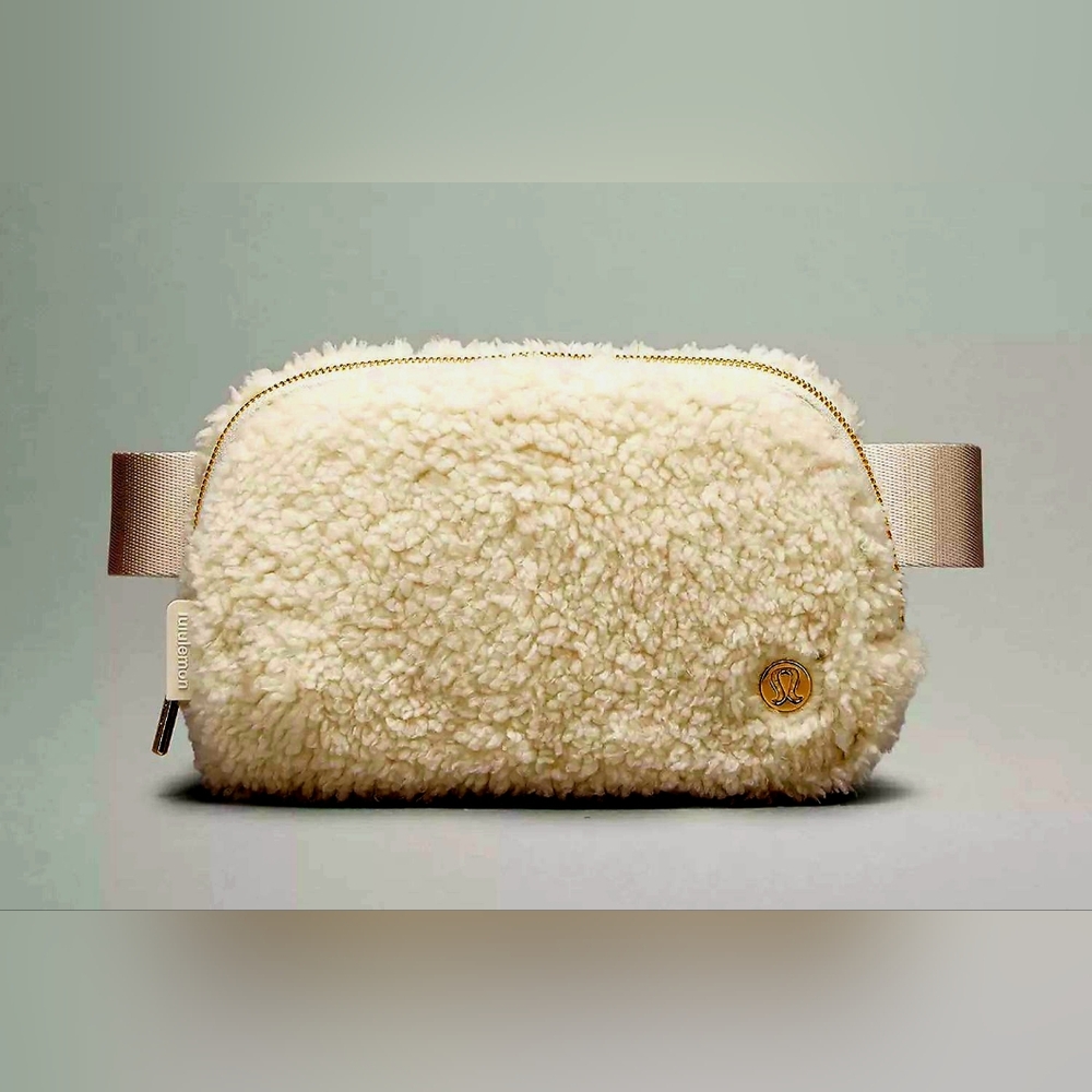 Lululemon Everywhere Tan Sherpa Fleece Crossbody Bag Belt Bag Fanny Pack
